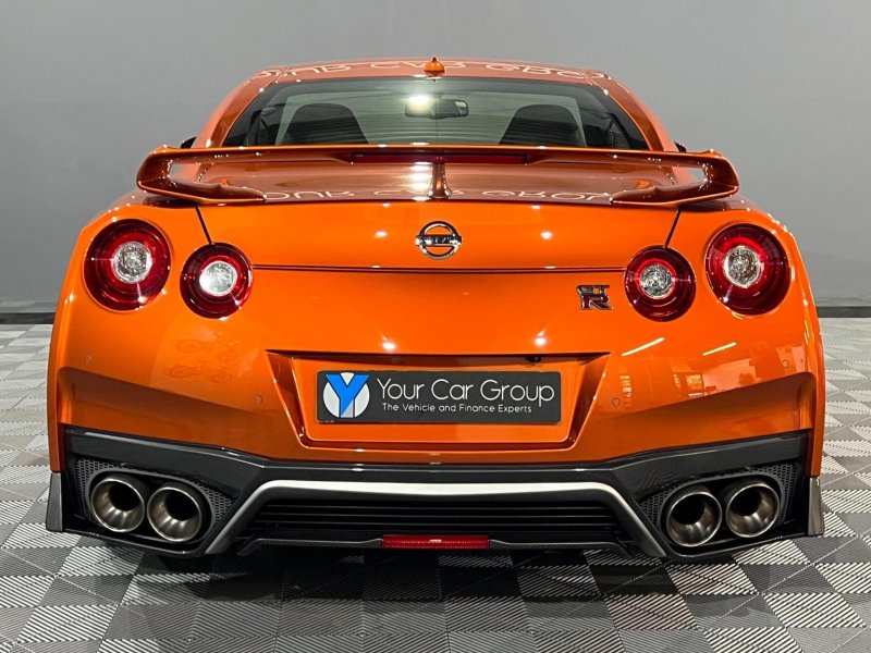 NISSAN GT-R