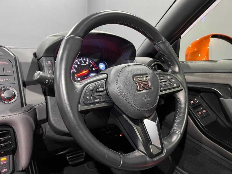 NISSAN GT-R