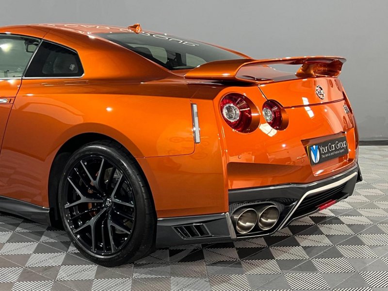NISSAN GT-R