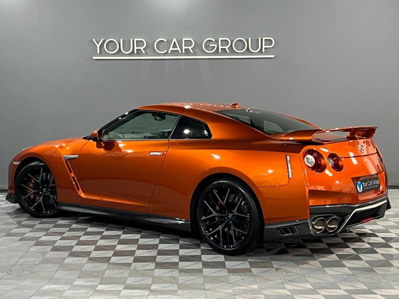 NISSAN GT-R