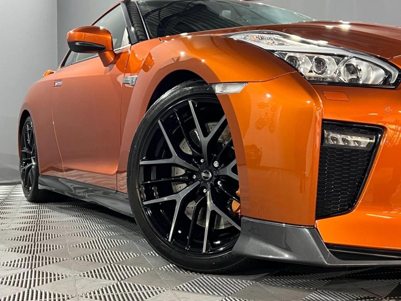 NISSAN GT-R