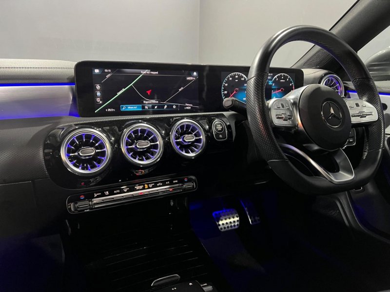 MERCEDES-BENZ CLA