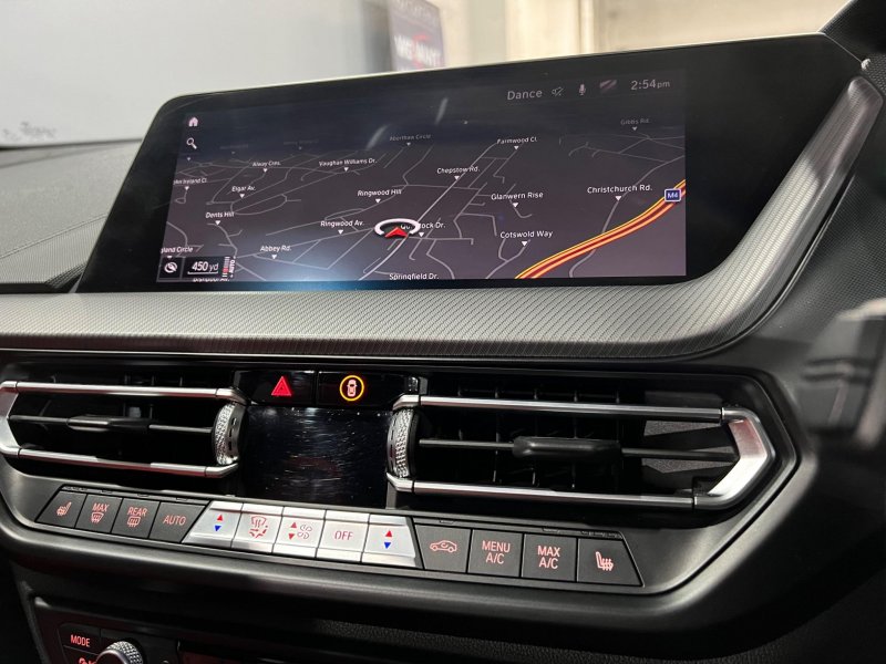 BMW 1 SERIES