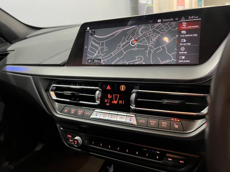 BMW 1 SERIES