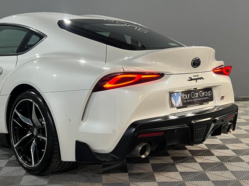 TOYOTA SUPRA