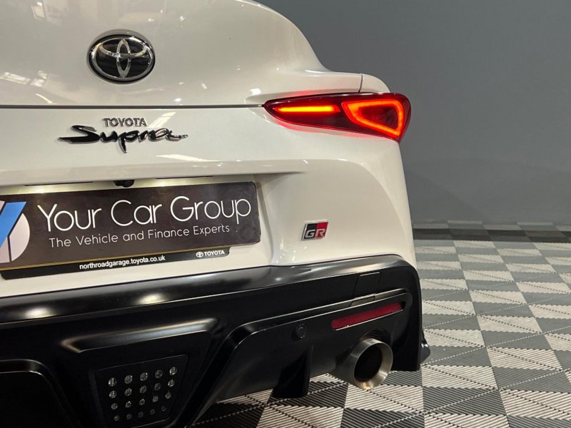 TOYOTA SUPRA