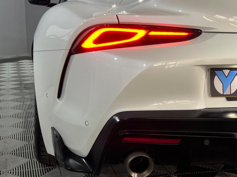 TOYOTA SUPRA
