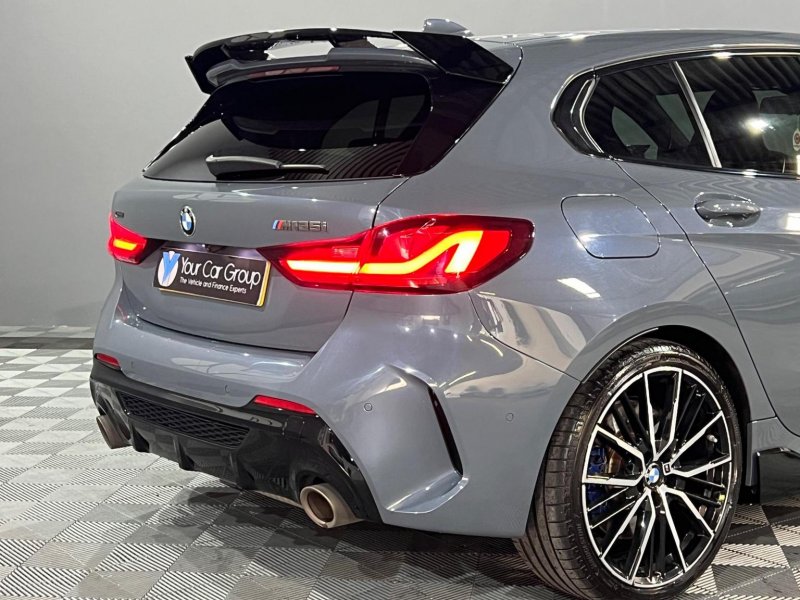BMW 1 SERIES