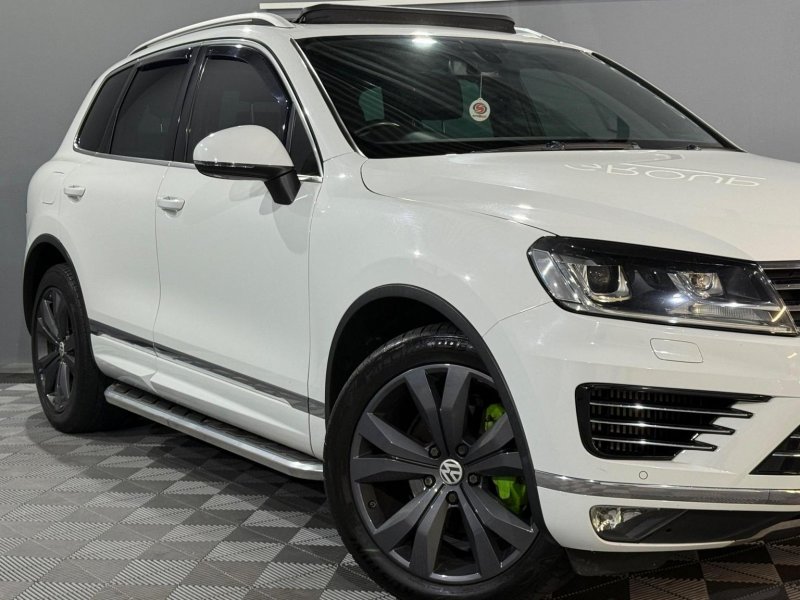 VOLKSWAGEN TOUAREG